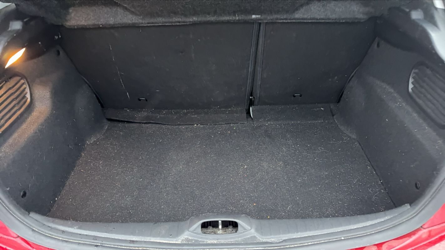 Peugeot 208 - Photo 14