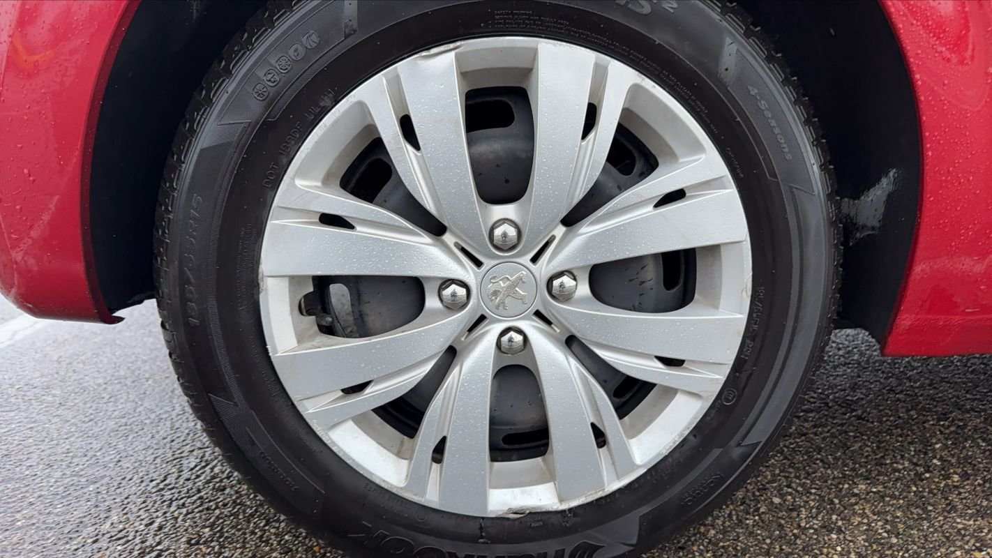 Peugeot 208 - Photo 16