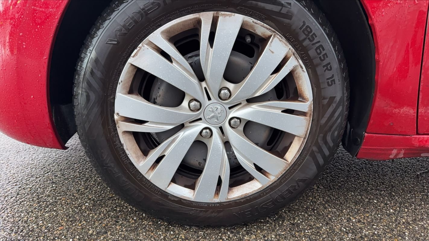 Peugeot 208 - Photo 18