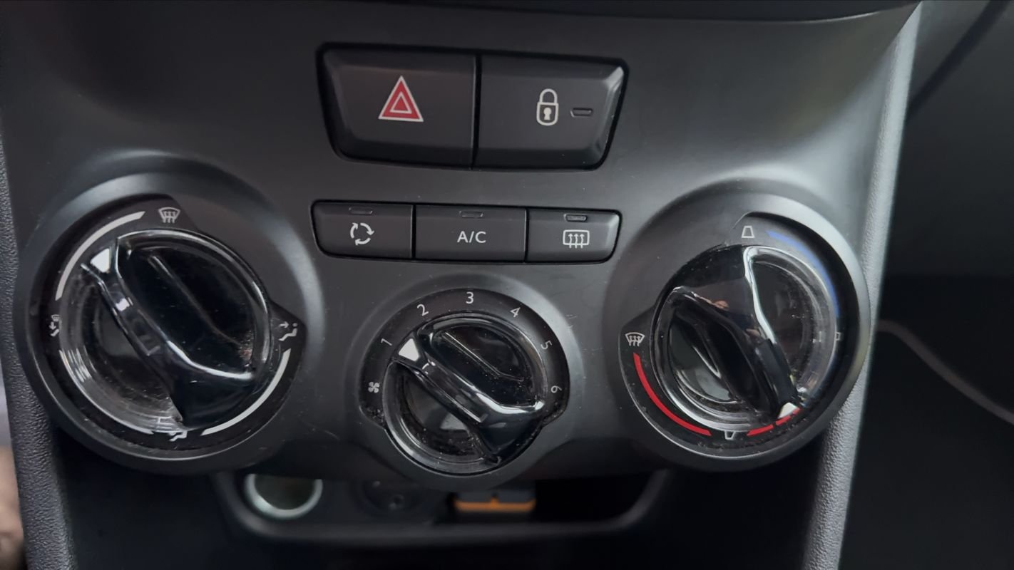 Peugeot 208 - Photo 25