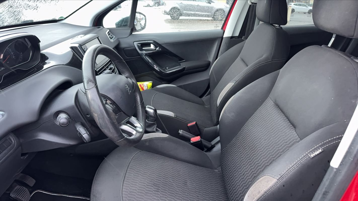 Peugeot 208 - Photo 26