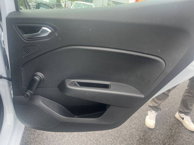 Renault Clio - Photo 18