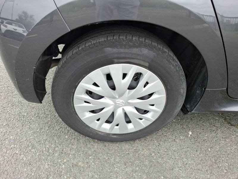 Toyota Yaris - Photo 11