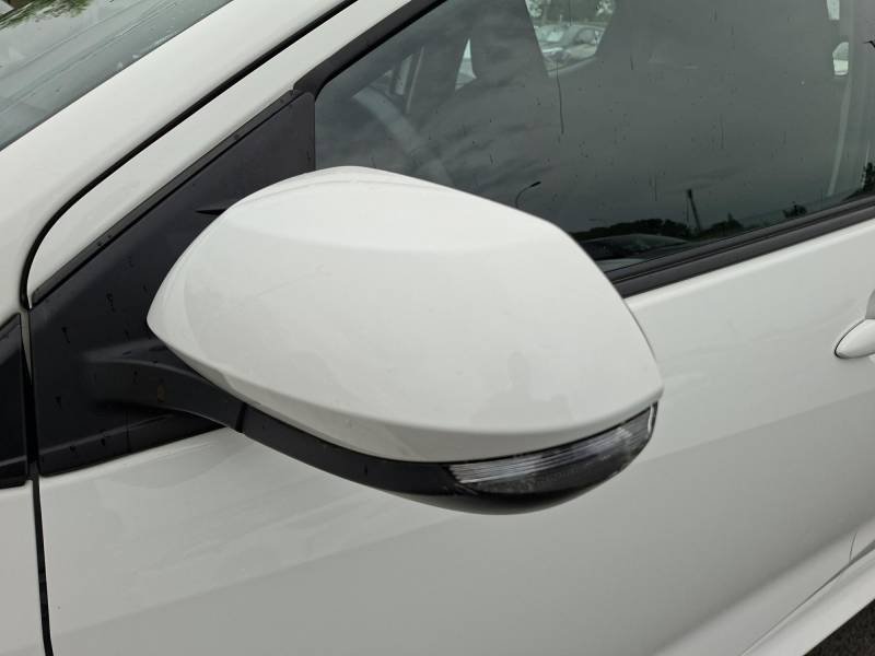 Toyota Yaris - Photo 12