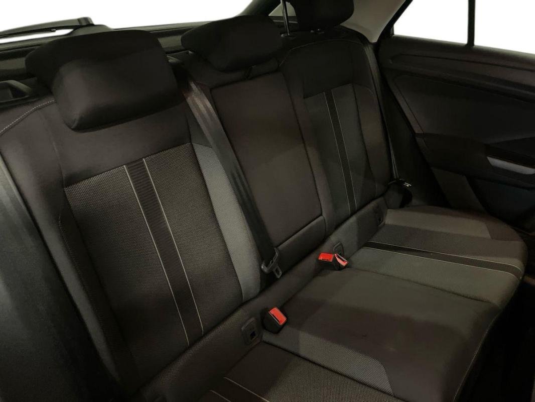 Volkswagen T-Roc - Photo 23
