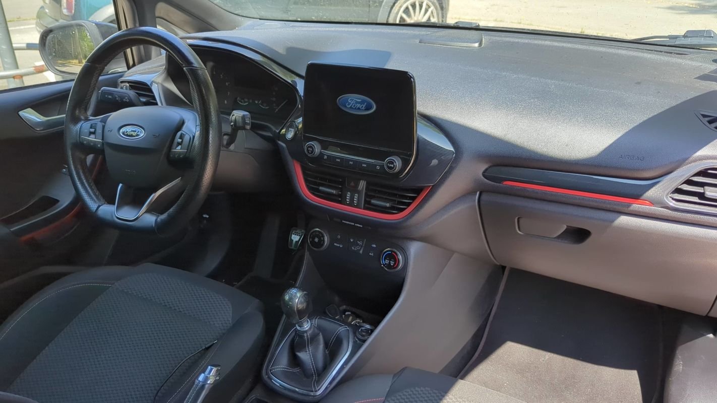 Ford Fiesta - Photo 10