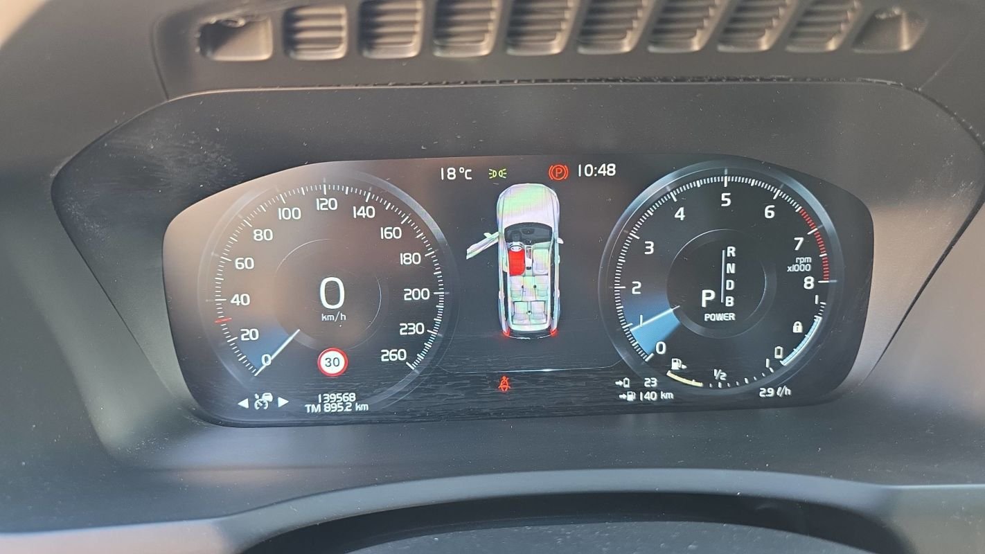 Volvo XC90 - Photo 12