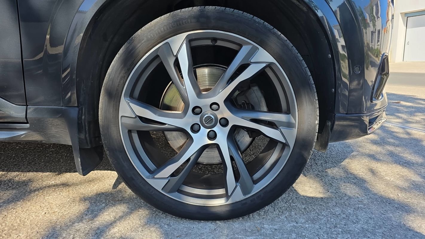 Volvo XC90 - Photo 17