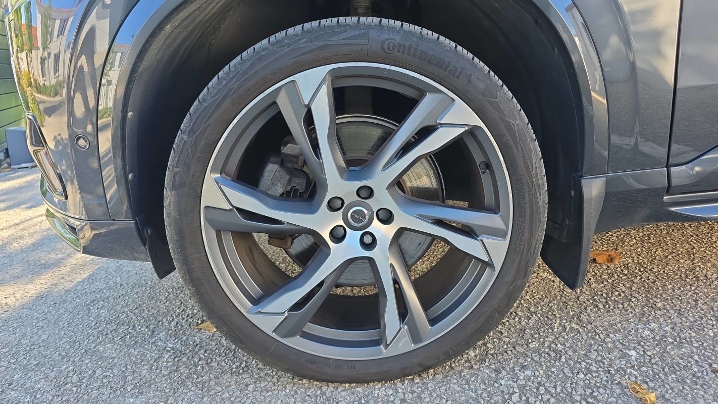 Volvo XC90 - Photo 18