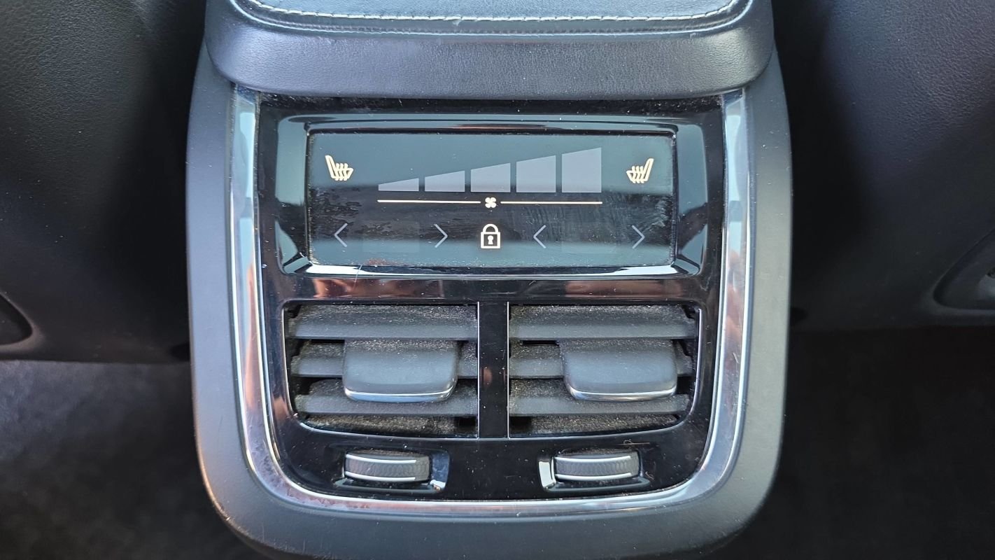 Volvo XC90 - Photo 29