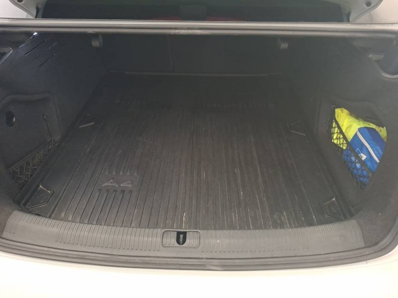 Audi A4 - Photo 17