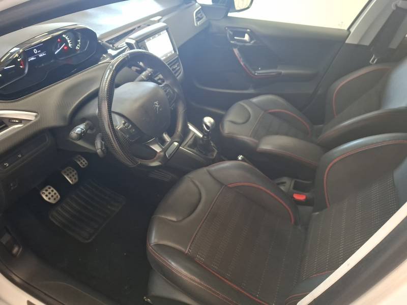 Peugeot 208 - Photo 21