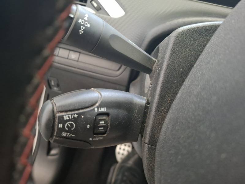 Peugeot 208 - Photo 24