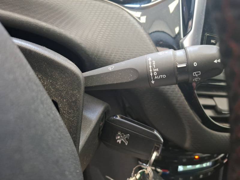 Peugeot 208 - Photo 26