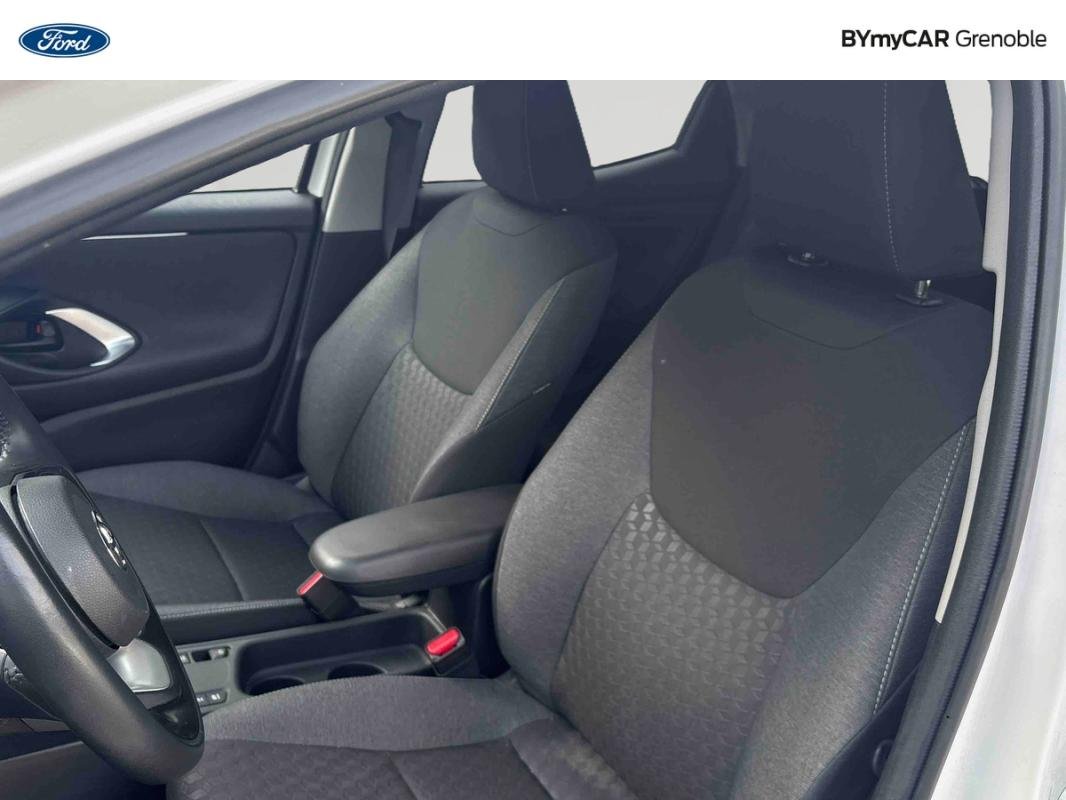 Toyota Yaris - Photo 11