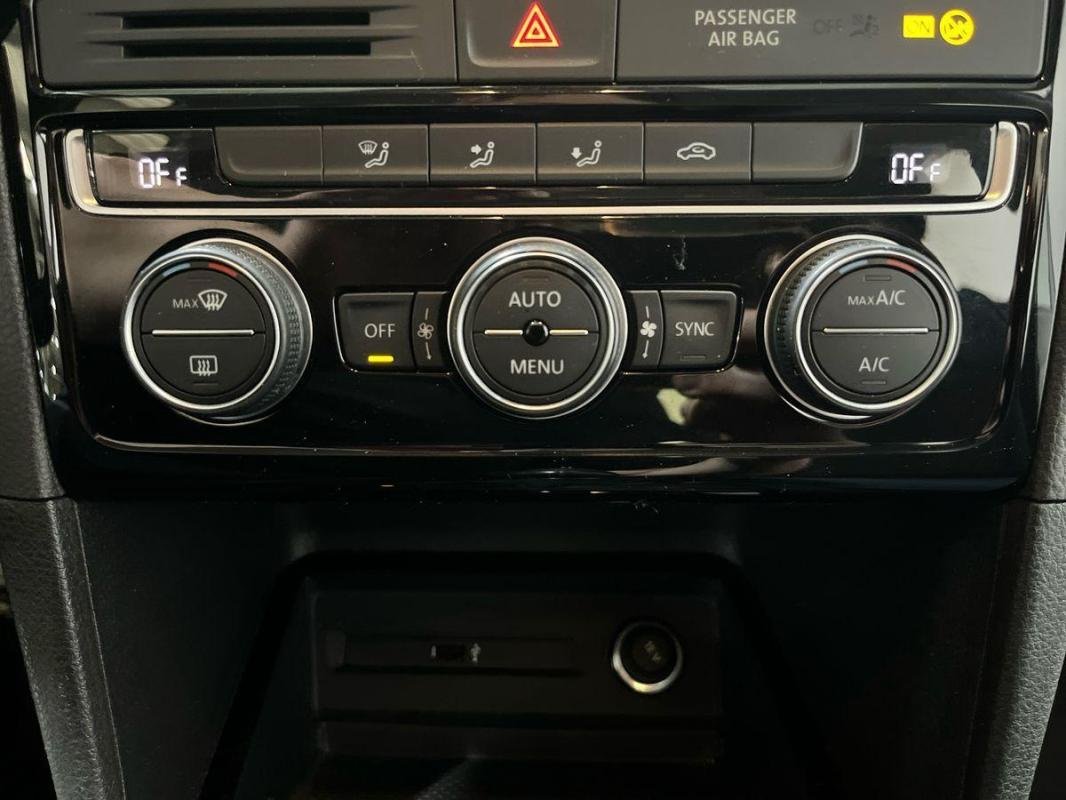 Volkswagen Golf Sportsvan - Photo 19