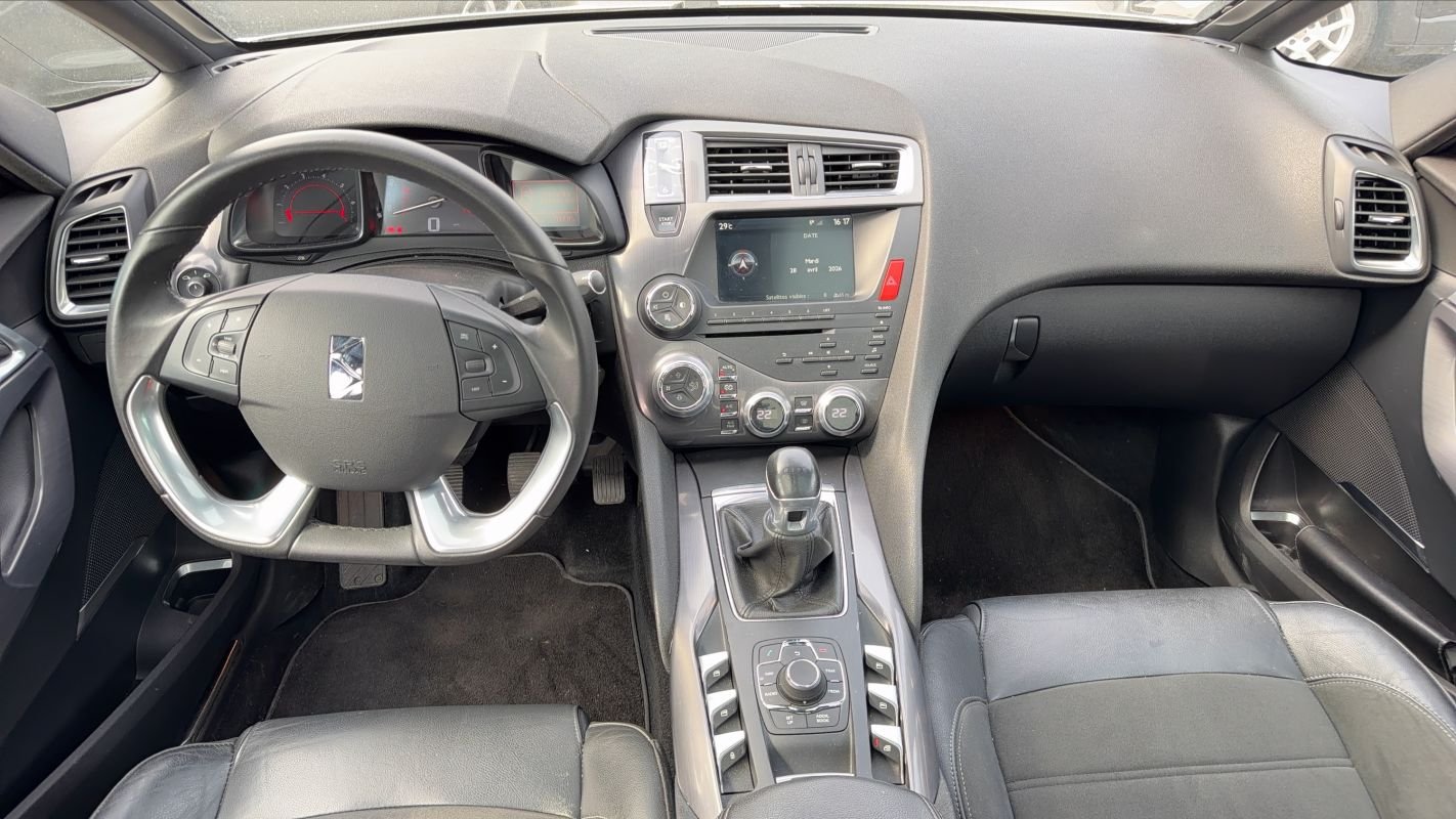 DS DS 5 - Photo 11