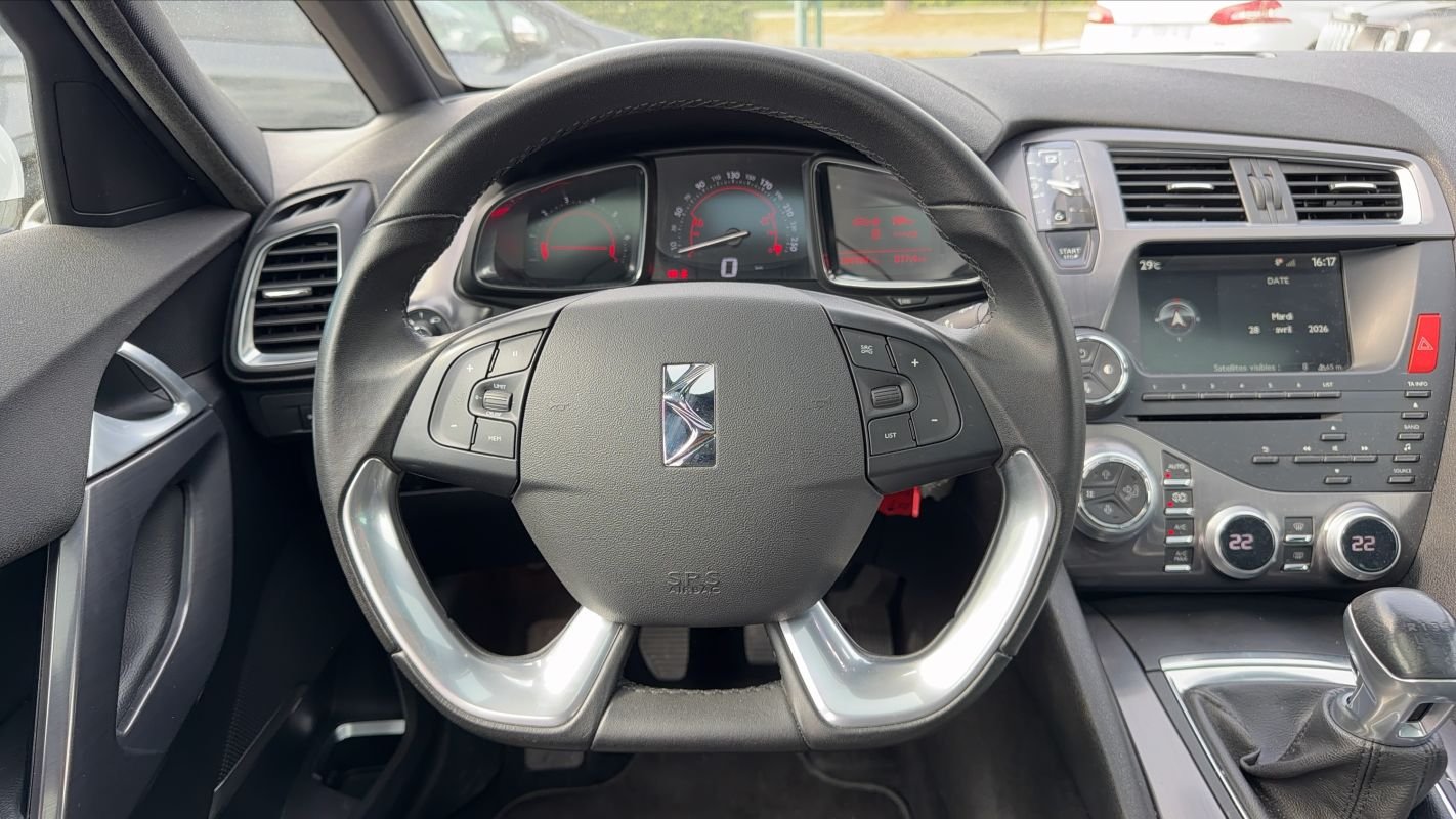 DS DS 5 - Photo 22