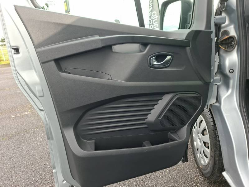 Nissan Primastar - Photo 28