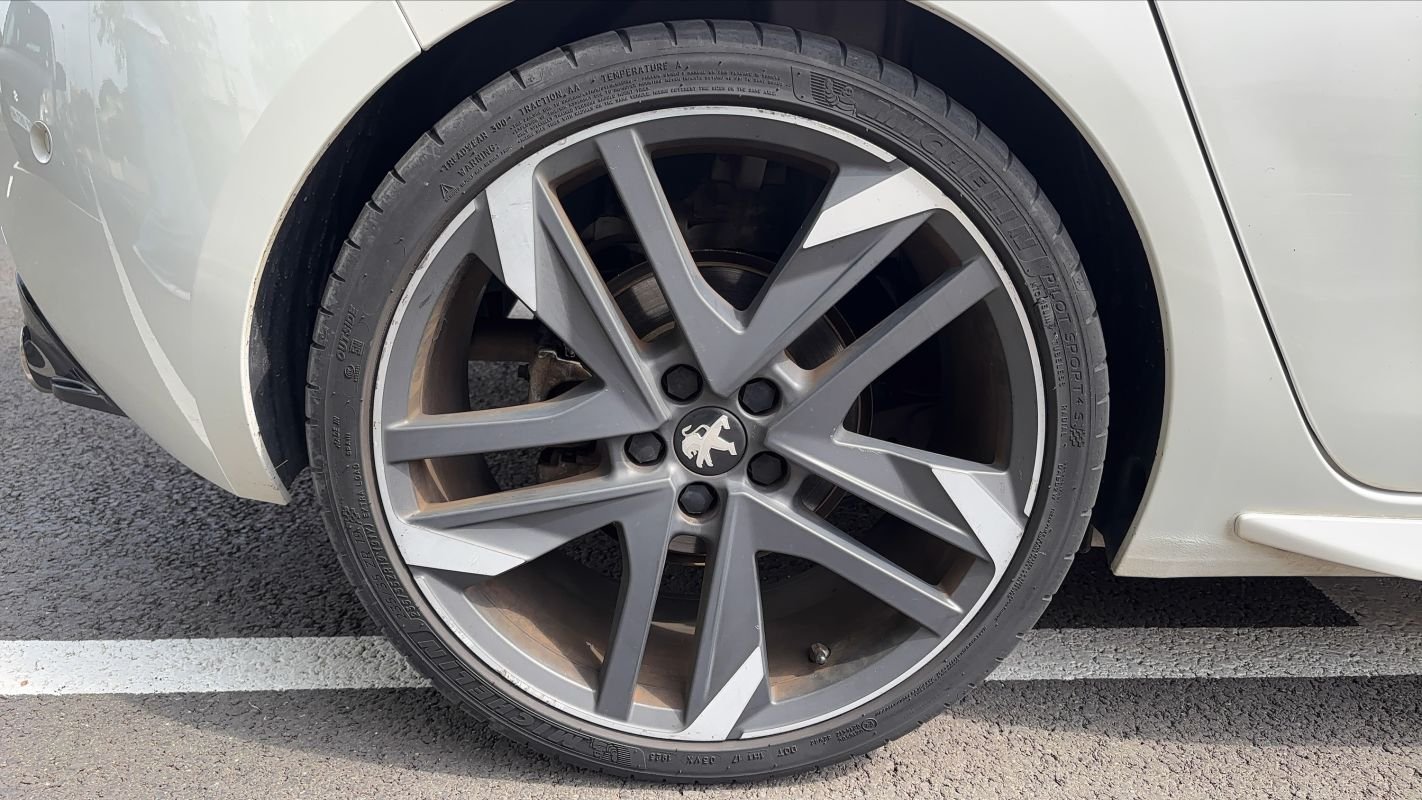 Peugeot 308 - Photo 16
