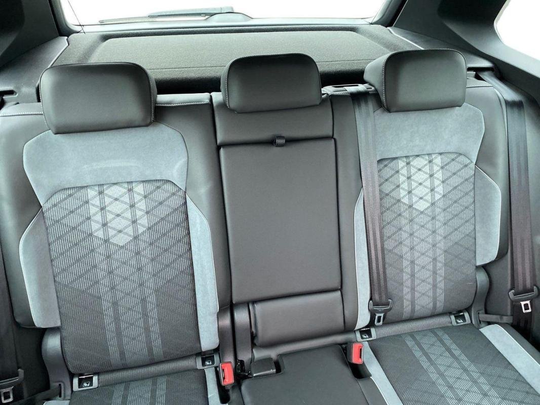 Volkswagen Tiguan - Photo 22
