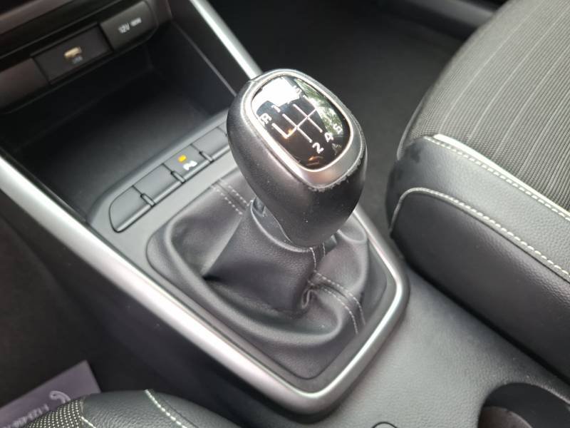 Kia Rio - Photo 13