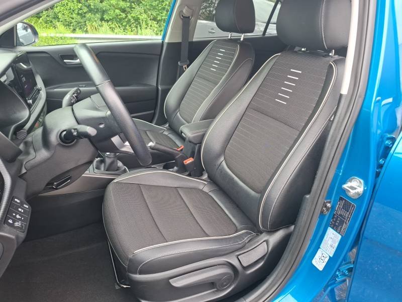 Kia Rio - Photo 14