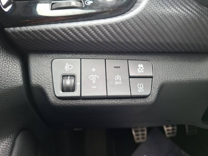 Kia Rio - Photo 22