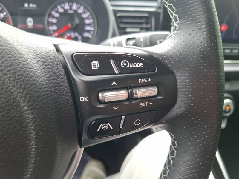 Kia Rio - Photo 24