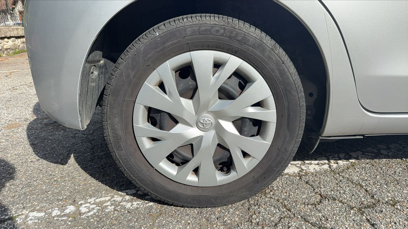 Toyota Yaris - Photo 16