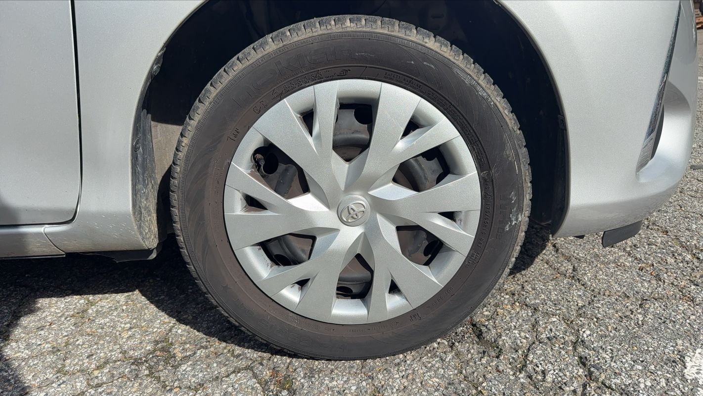 Toyota Yaris - Photo 17