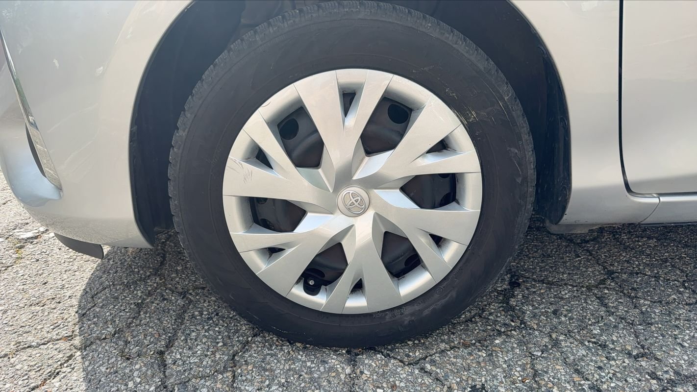 Toyota Yaris - Photo 18