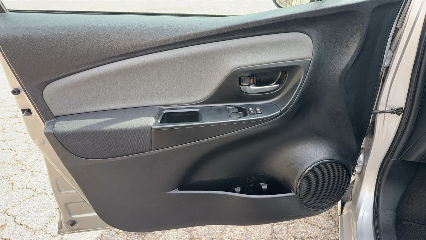 Toyota Yaris - Photo 7