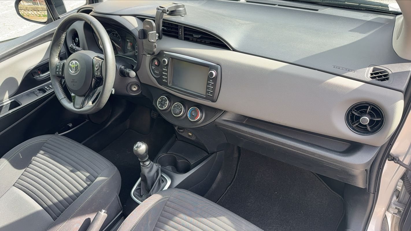 Toyota Yaris - Photo 10