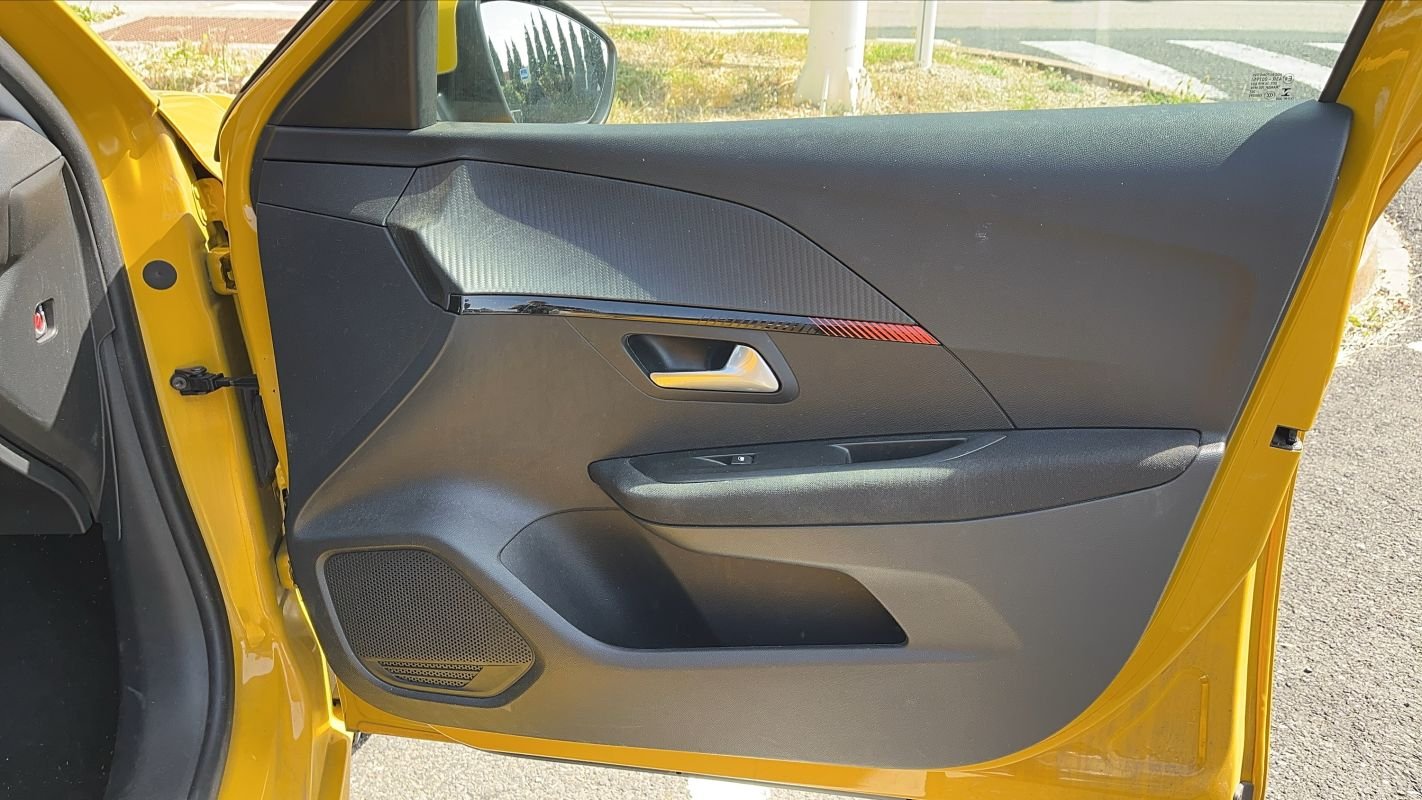 Peugeot 208 - Photo 24