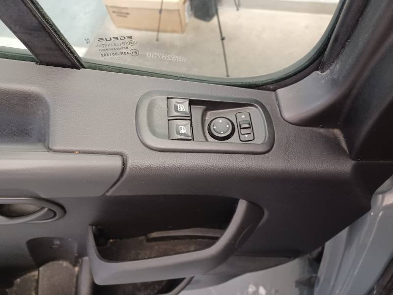 Nissan Interstar - Photo 30