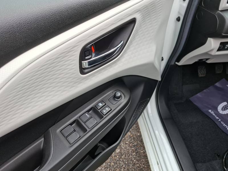 Suzuki Swift - Photo 25