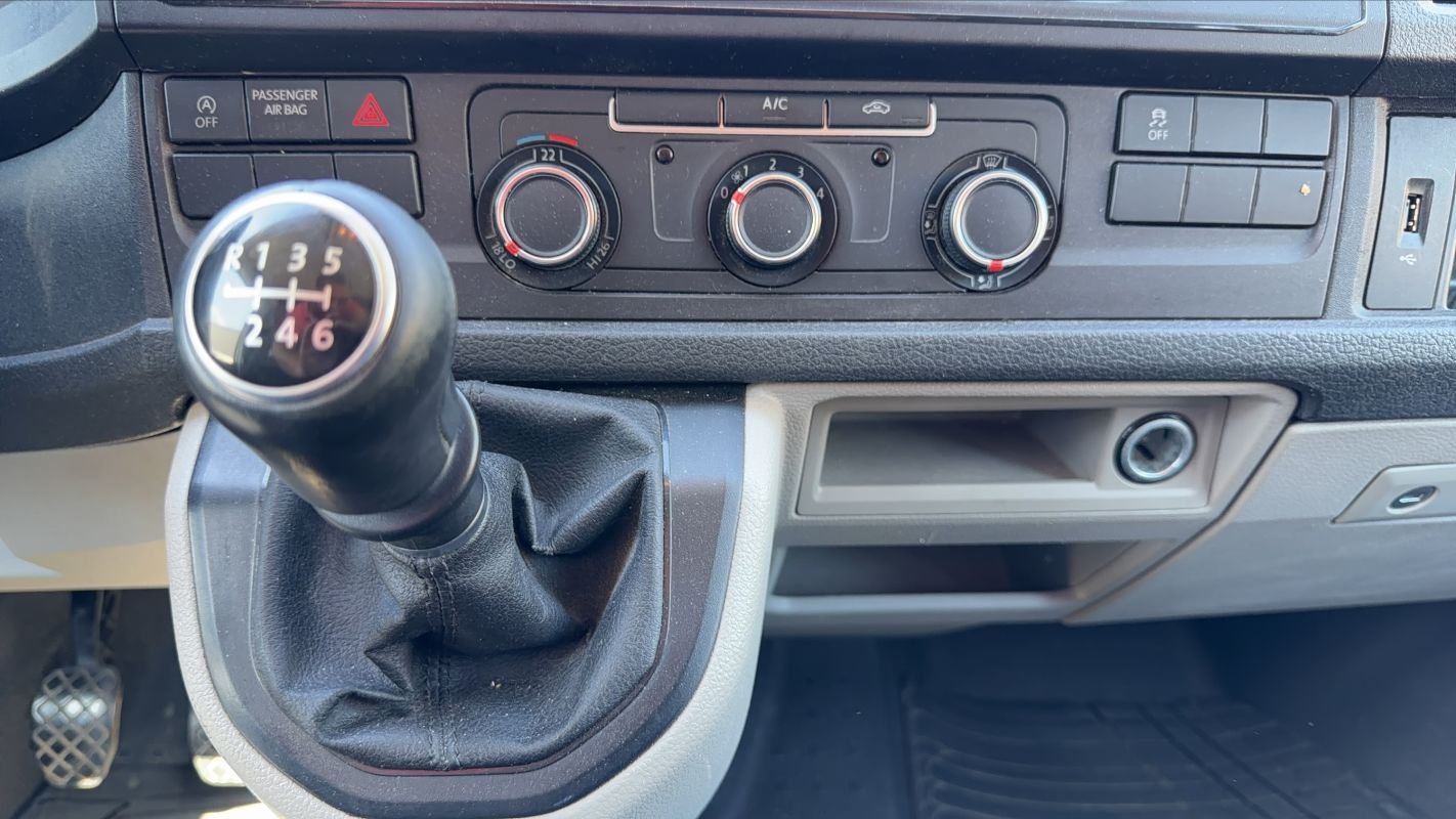 Volkswagen Transporter - Photo 13