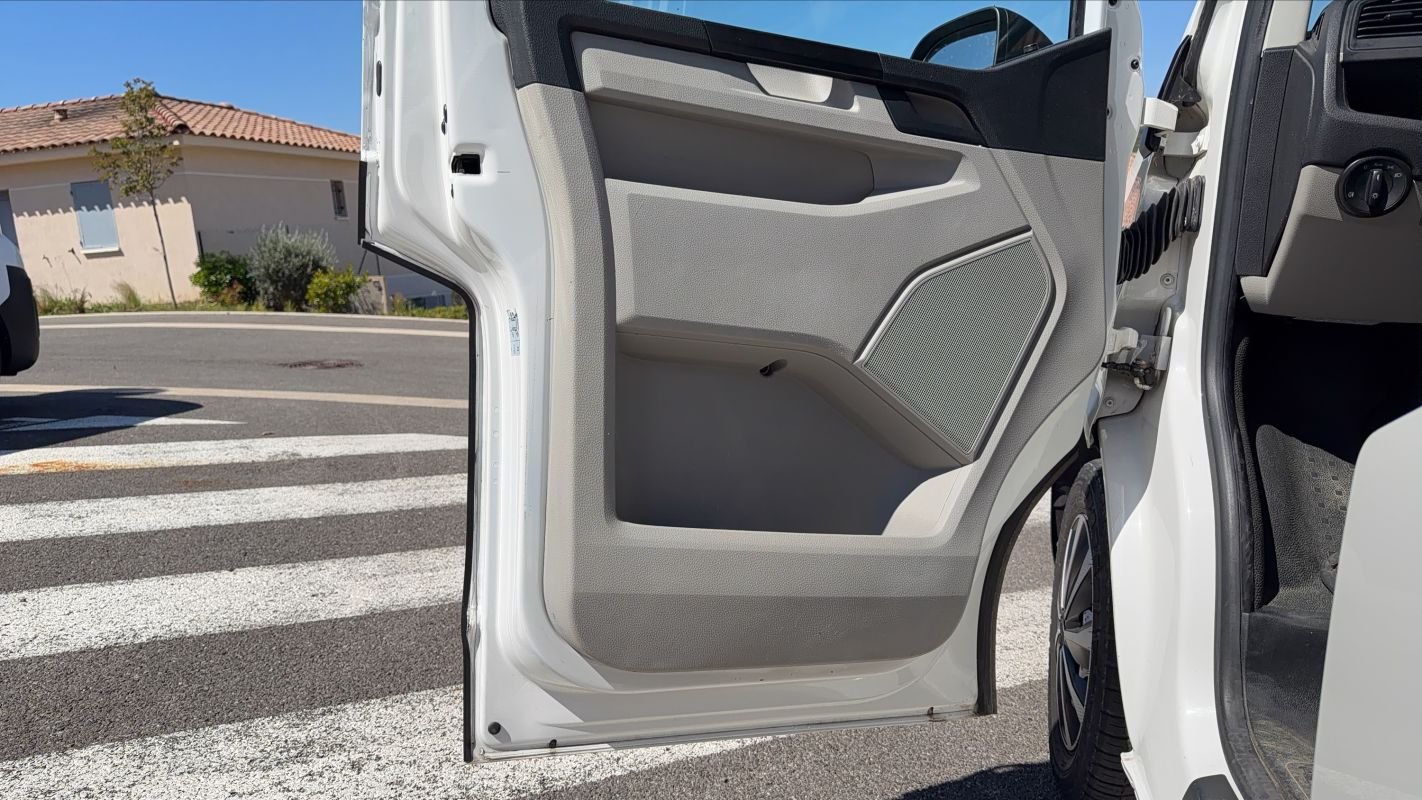 Volkswagen Transporter - Photo 7