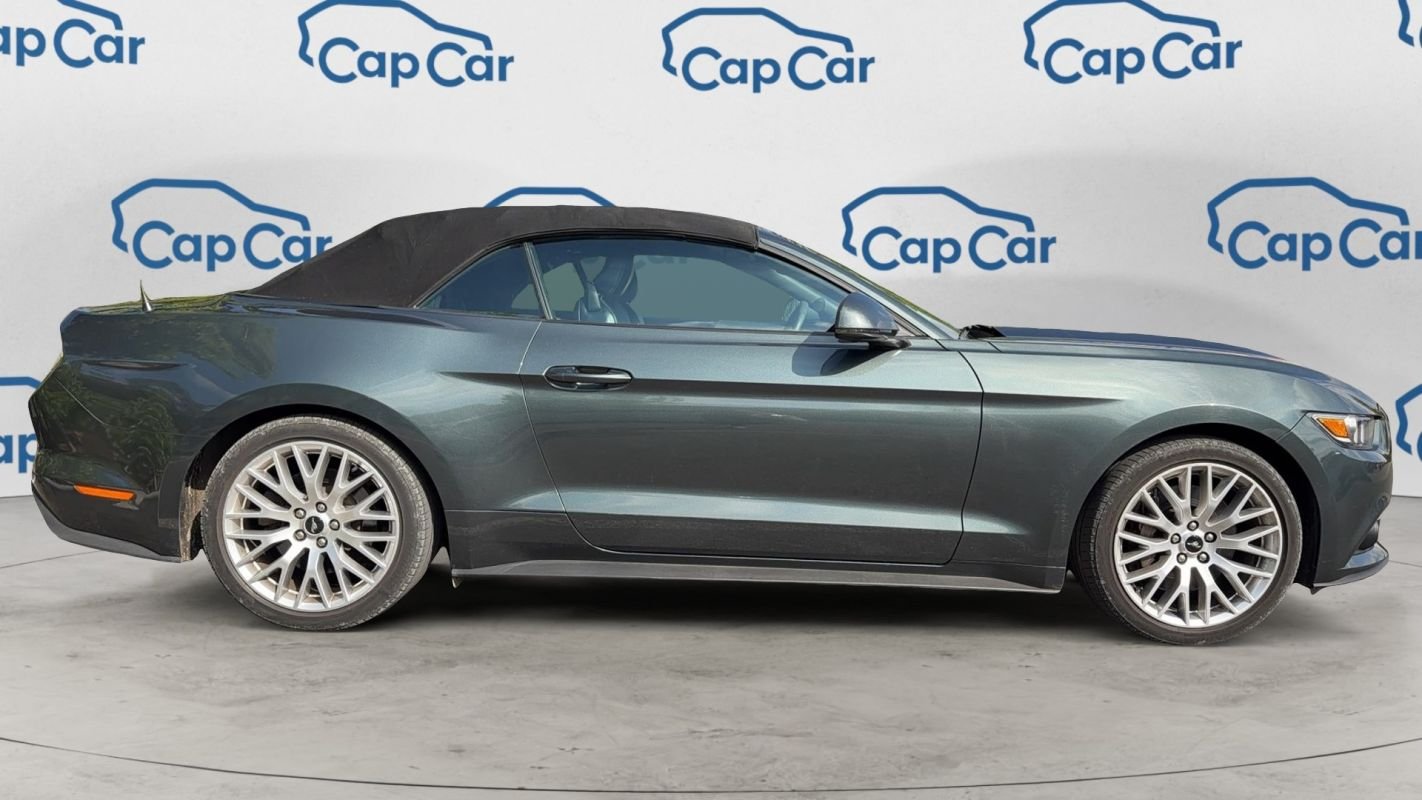 Ford Mustang - Photo 4