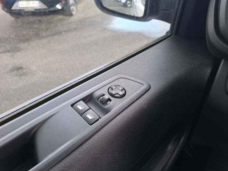 Opel Vivaro - Photo 29