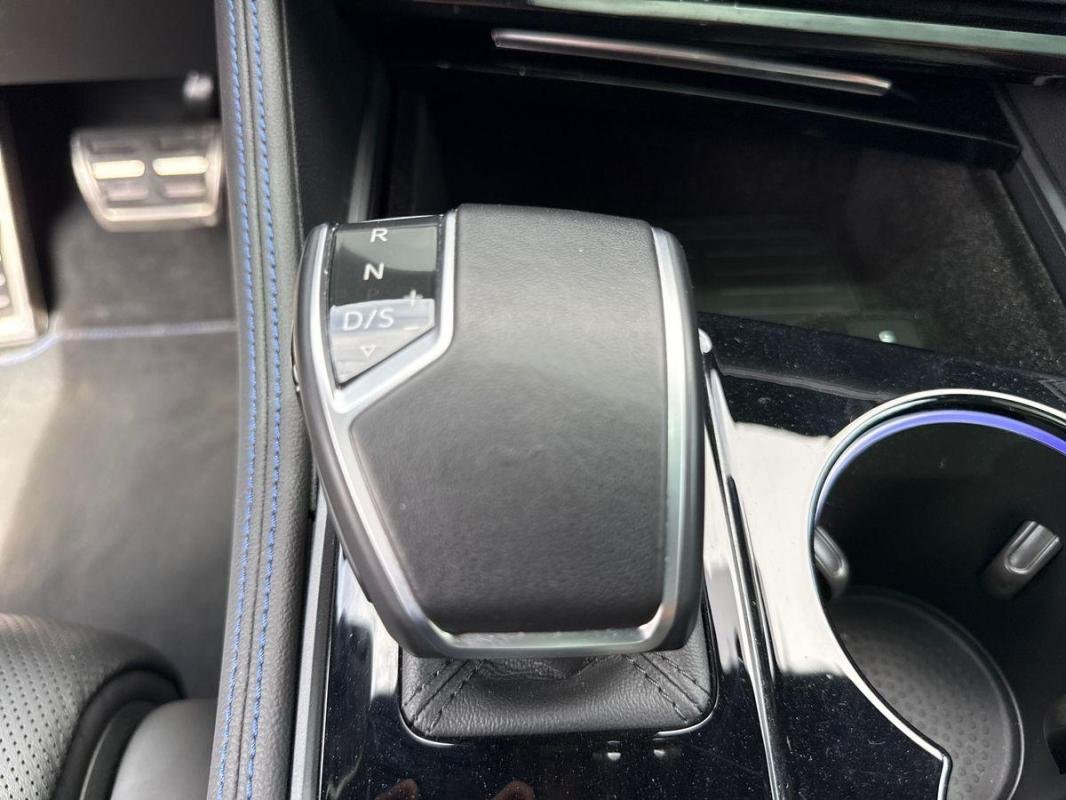 Volkswagen Touareg - Photo 11