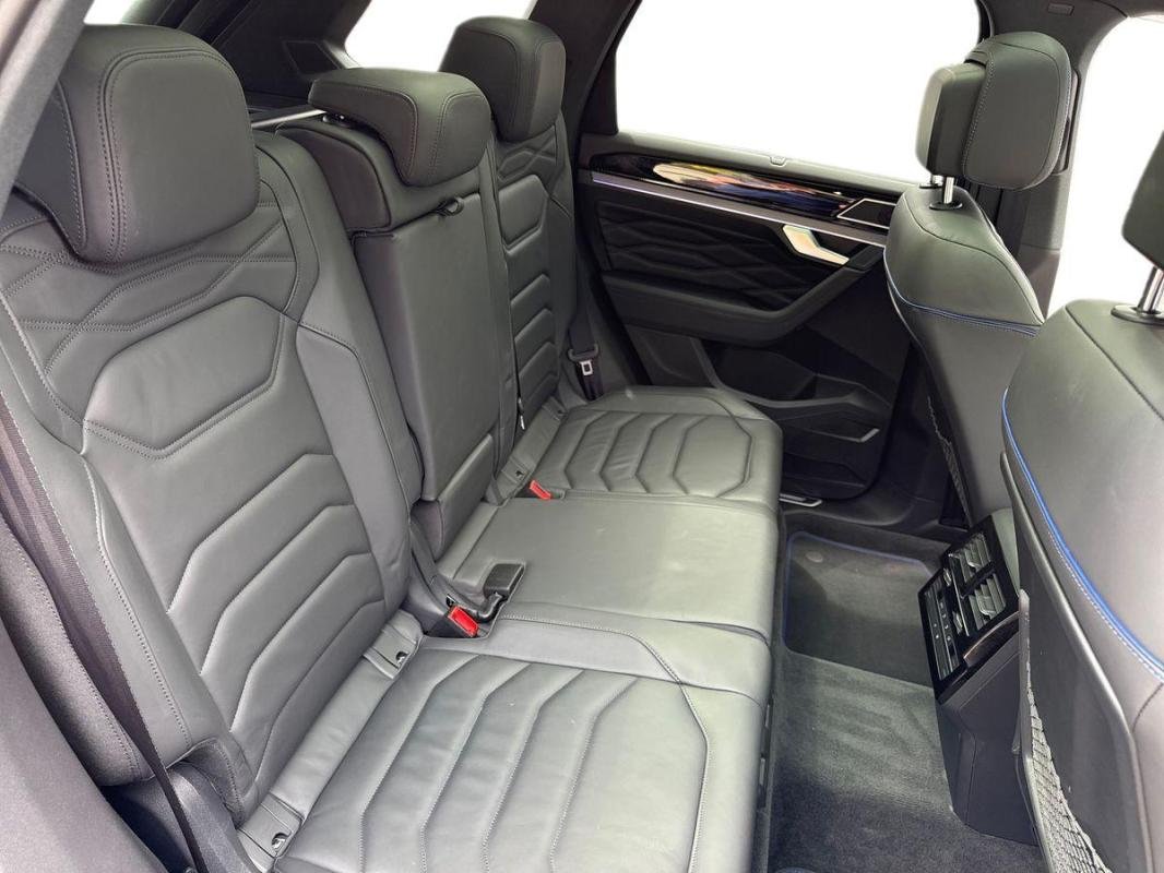 Volkswagen Touareg - Photo 23