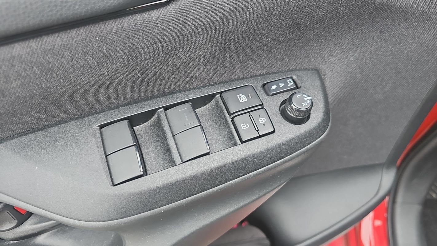 Toyota Yaris - Photo 23