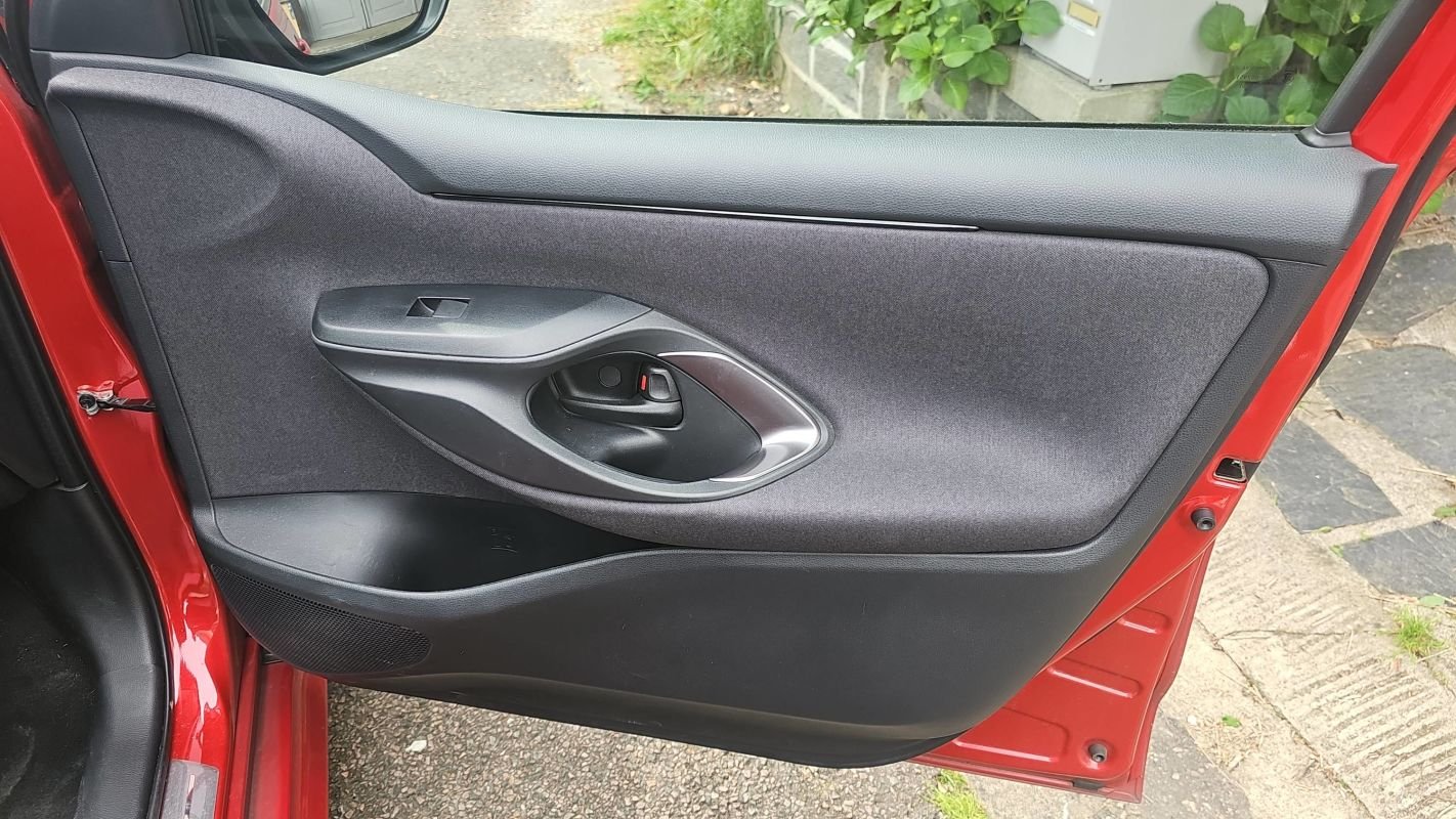 Toyota Yaris - Photo 24