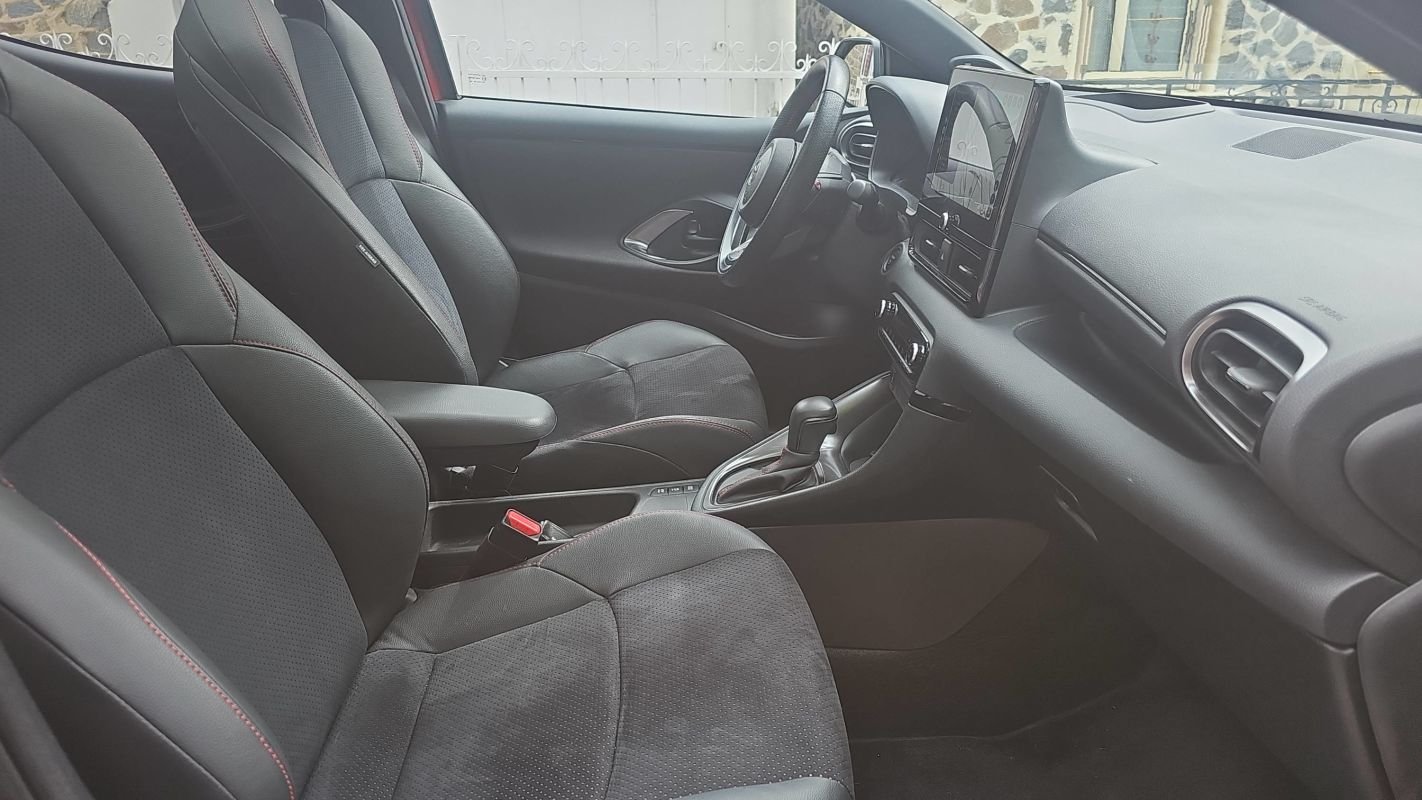 Toyota Yaris - Photo 25