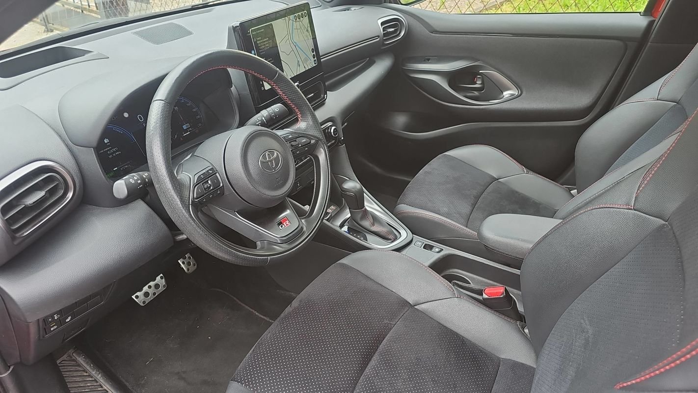 Toyota Yaris - Photo 8