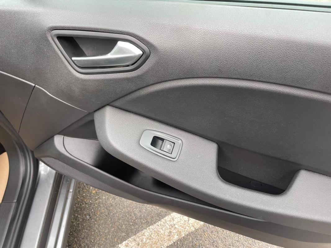 Renault Clio - Photo 16