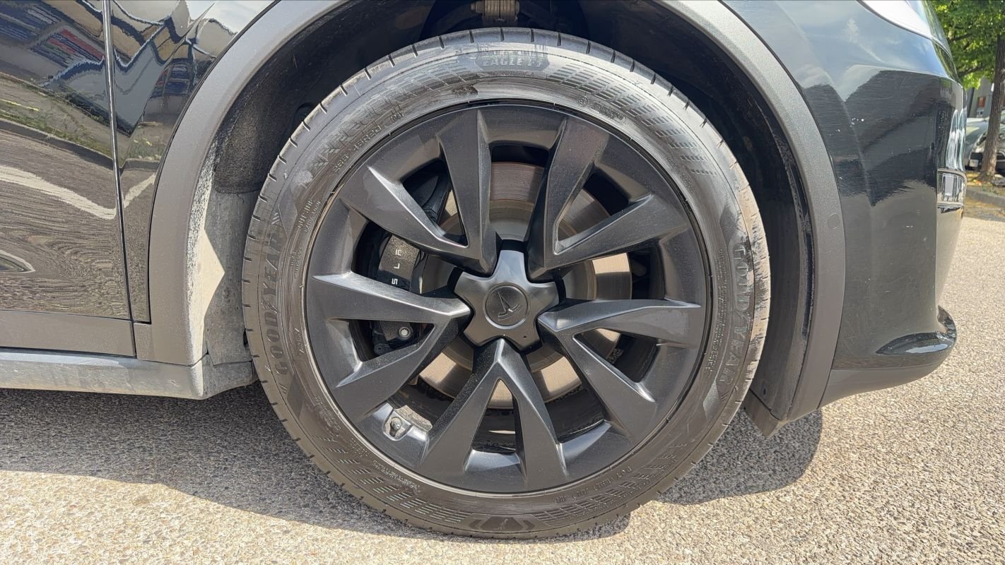Tesla Model X - Photo 17