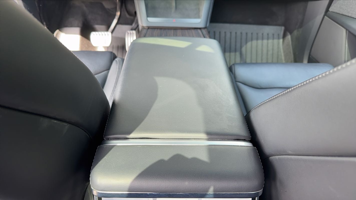 Tesla Model X - Photo 27